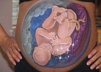 tělové malování pro těhotné ženy1