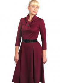 tamnocrvena haljina 1