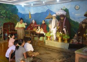 Павильон духов при храме Ботатаунг