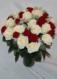 булченски букет от бели рози 10