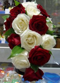 букет от булката от бели рози 11