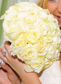 svatební kytice z bílých růží 2