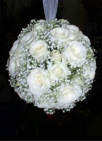 булченски букет от бели рози 5