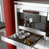 vgrajen aparat za kavo s kavo