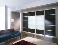 vestavěný nábytek pro obývací pokoj (šatní skříň) 1