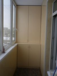 Vgrajena garderobna omara na balkonu5