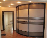 Wbudowane szafy w korytarzu6