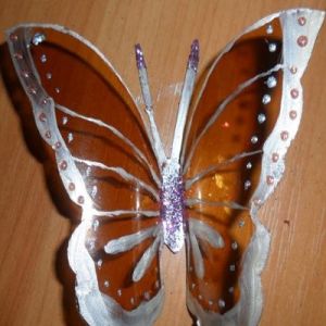 motýli z plastových lahví 14