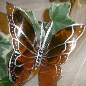 motýli z plastových lahví 16