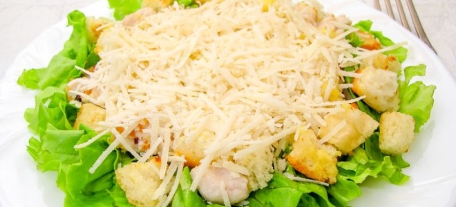 Caesar salata s kuhanim piletinom