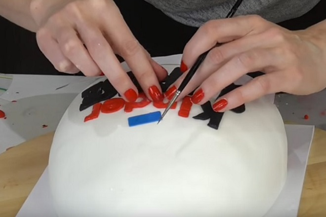 Как да направите торта Kinder изненада майсторски клас 7