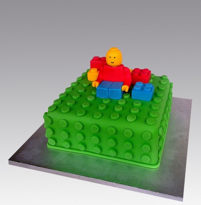 torta v obliki lego 5