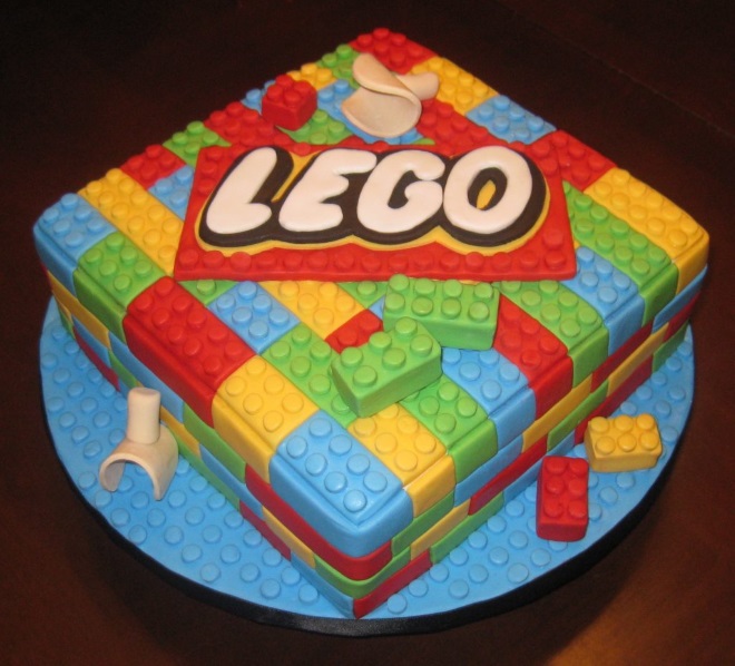 torta v obliki lego 8