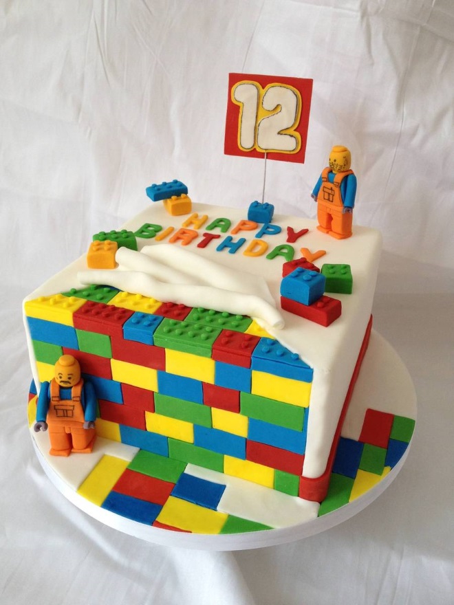 torta v obliki lego 13