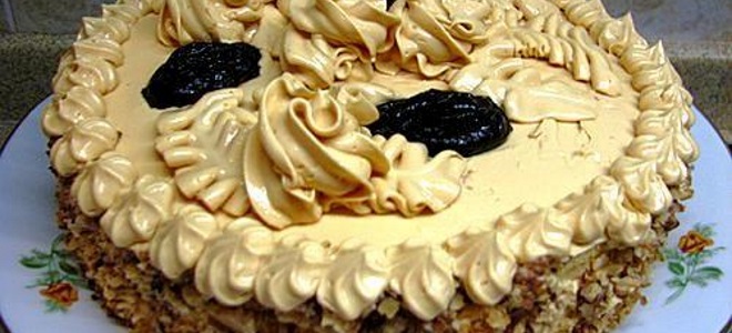 Шарлотен крем за декорация на тортата