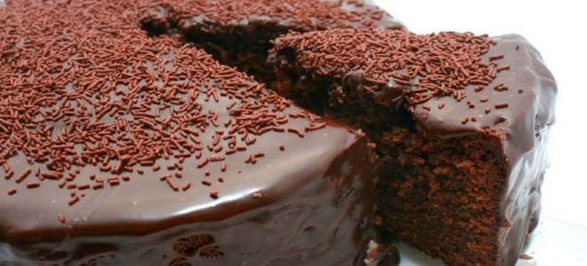 čokoladna torta v mikrovalovni pečici