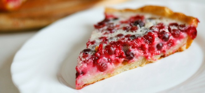 kolač od slatke kolača s lingonberriesom