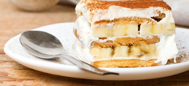 Ciasto z ciastek z serem i bananem