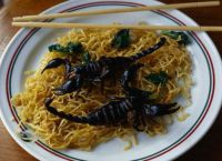 Блюдо со скорпионами