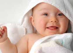 можете да къпете бебето си, когато кашляте