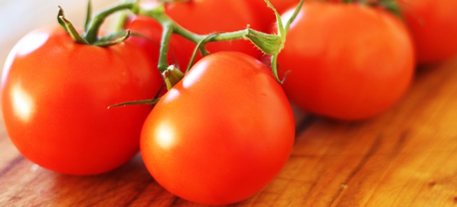 възможно ли е домати при кърмене на новородено