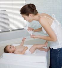 Как правильно подмывать новорожденного мальчика