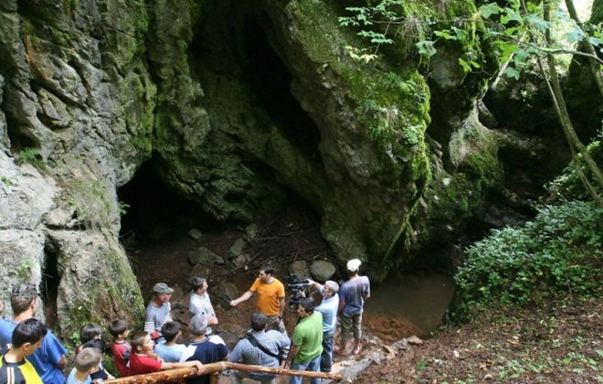 Вход в пещеру Джаловича