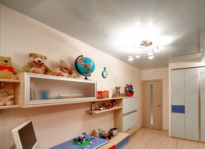 sufit w pokoju dziecięcym 1