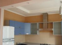 Mavčno ploščo strop v kuhinji -2