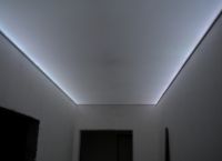 Osvětlený strop kolem obvodu8
