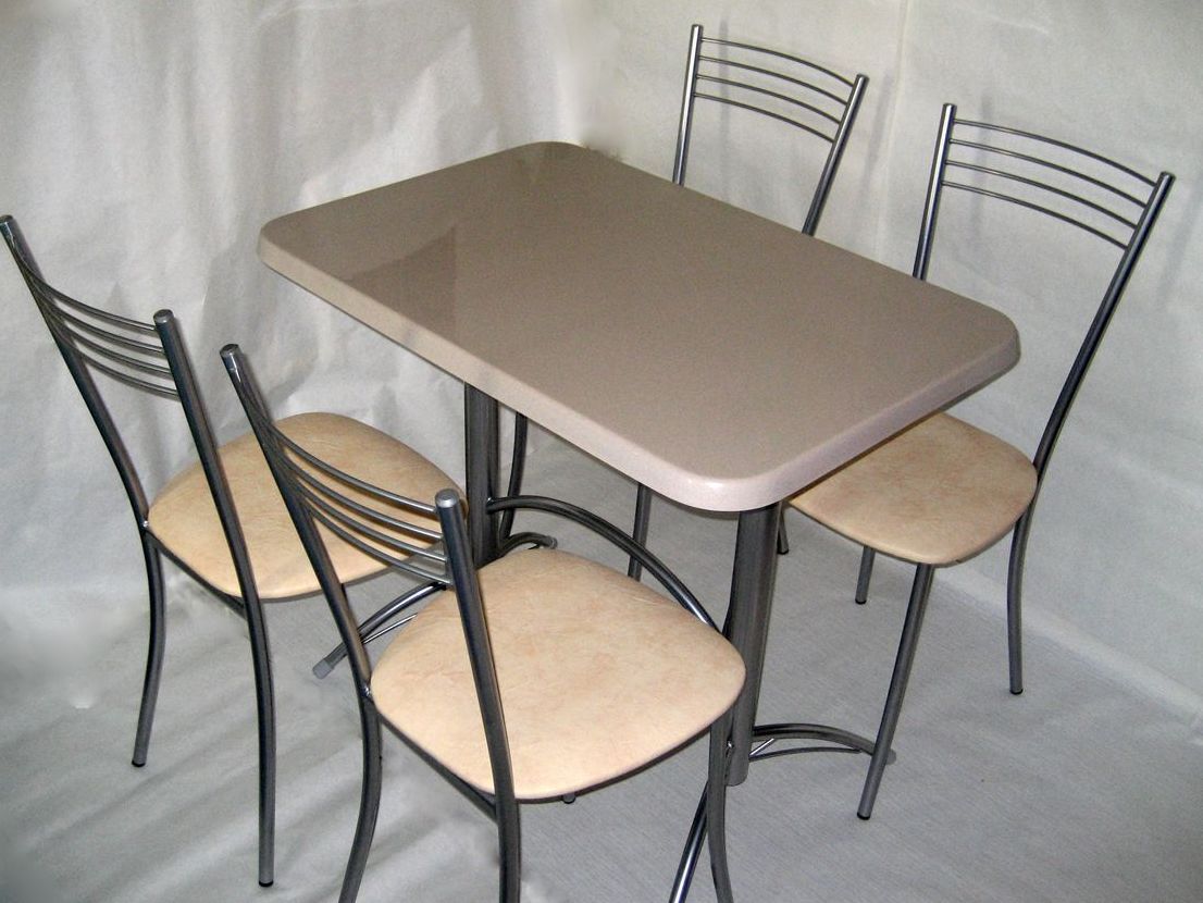 Кухонный стол стулья б у. Стол кухонный на металлокаркасе. Столы и стулья на металлокаркасе. Столы на металлическом каркасе для кухни. Столы и стулья для кухни металлические.