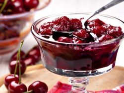 cherry jam v pomalém sporáku