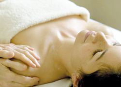 масаж на гръдната деформация