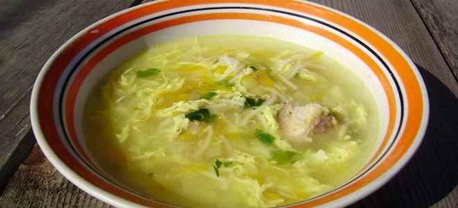 пилешка супа с яйце и фиде