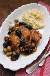 Recept kuřecího masa se švestkami a olivami