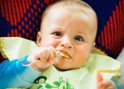 хранене на 5-месечно бебе на изкуствено хранене