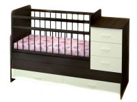 Dětská přestavěná postel s šatnou