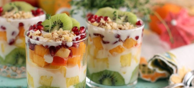 recept na ovocný salát s jogurtem pro děti