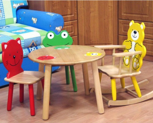 детска маса и стол от 1 година 2