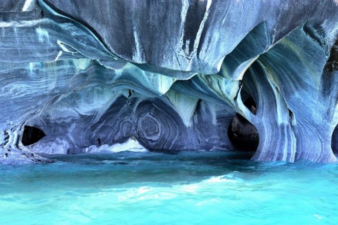 Голубые мраморные пещеры