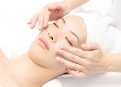 китайски лицев масаж