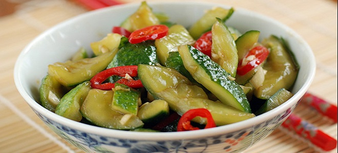 Китайска пресни краставична салата