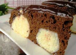 ciasto czekoladowe z kulkami twarogowymi w powolnym kuchenka