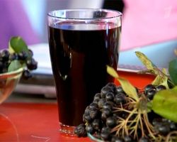как да направите сок от chokeberry за зимата