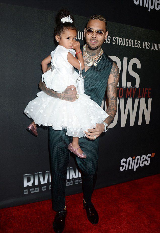 Крис Браун с  дочкой