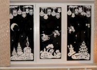 Коледна украса на прозорци12