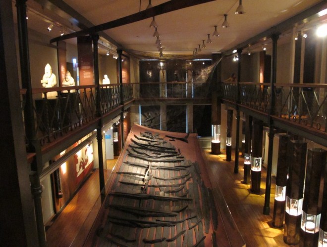 Корабль викингов в музее