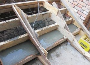 Obkládání betonových schodů s dřevem4