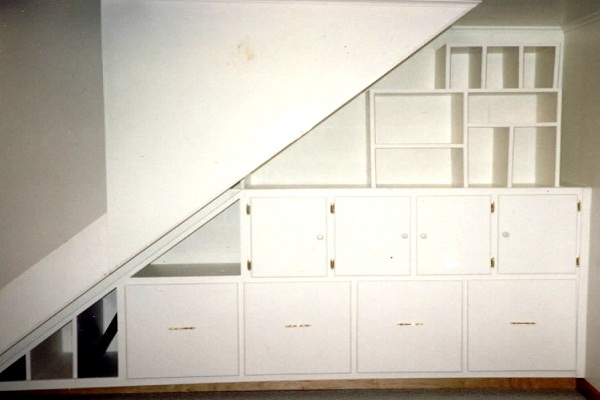 vestavěná skříňka pod schody 3