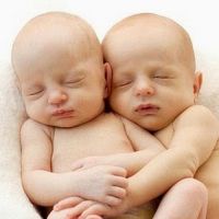 близанци после клостилбегита